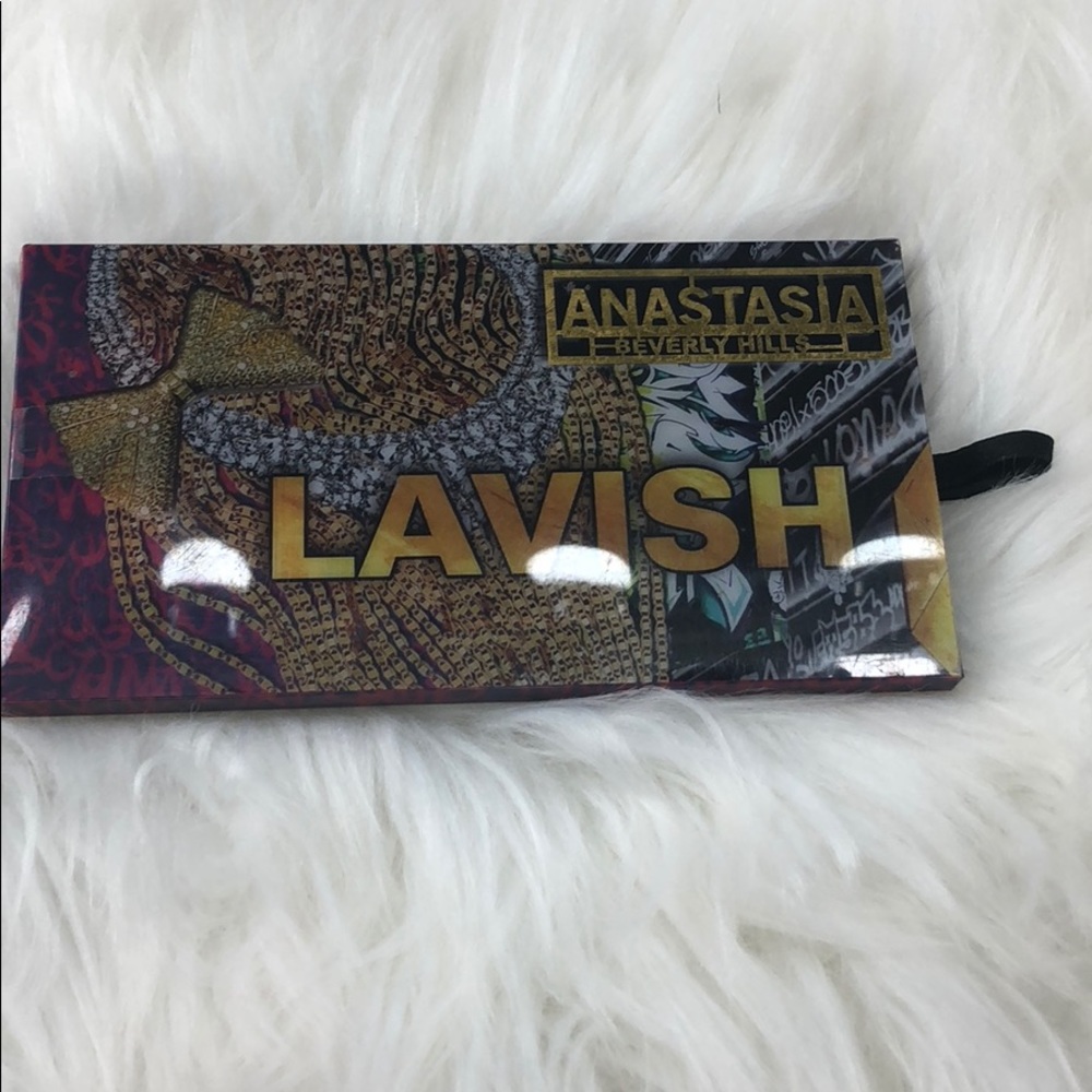 Lavish Anastasia Beverly Hills eyeshadow palette